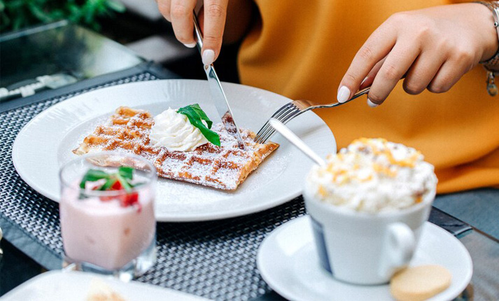 5 τροφές που τρως για πρωινό και σε εμποδίζουν να χάσεις βάρος