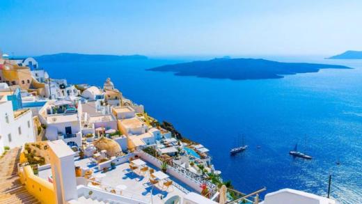 Φέτος το καλοκαίρι.... μένουμε Ελλάδα!