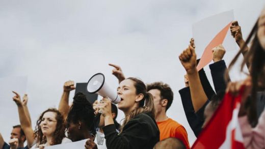 Γιατί ο ακτιβισμός είναι απαραίτητος στη σύγχρονη κοινωνία