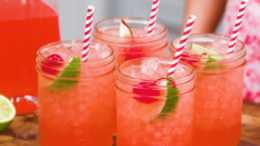 Mocktails: απολαυστικά κοκτέιλ χωρίς αλκοόλ για τα παιδιά